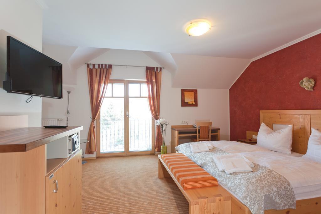 Landhotel Mariensaeule Wernstein am Inn エクステリア 写真